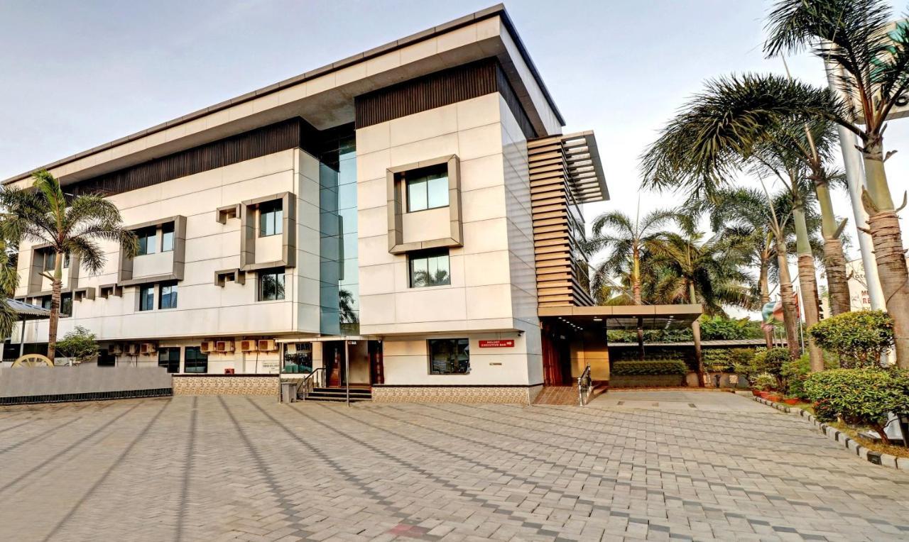 Treebo Symphony Hotels And Resorts Angamally Kizhake Chālakudi Eksteriør billede
